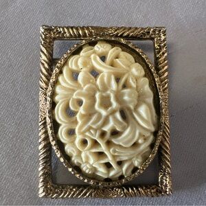 Vintage Floral Cream Brooch